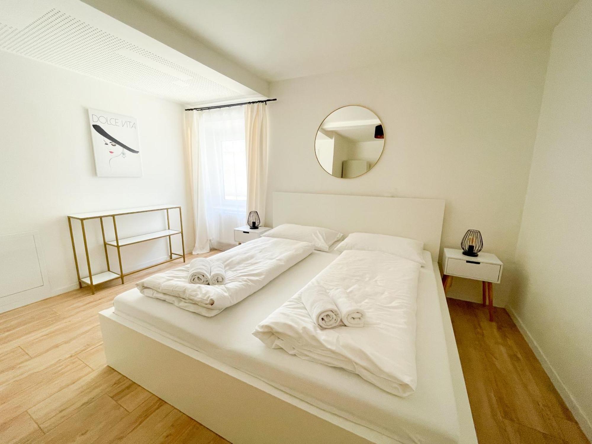 Contactless Self-Check-In - Stayhere Central City Suite 1 Graz Extérieur photo
